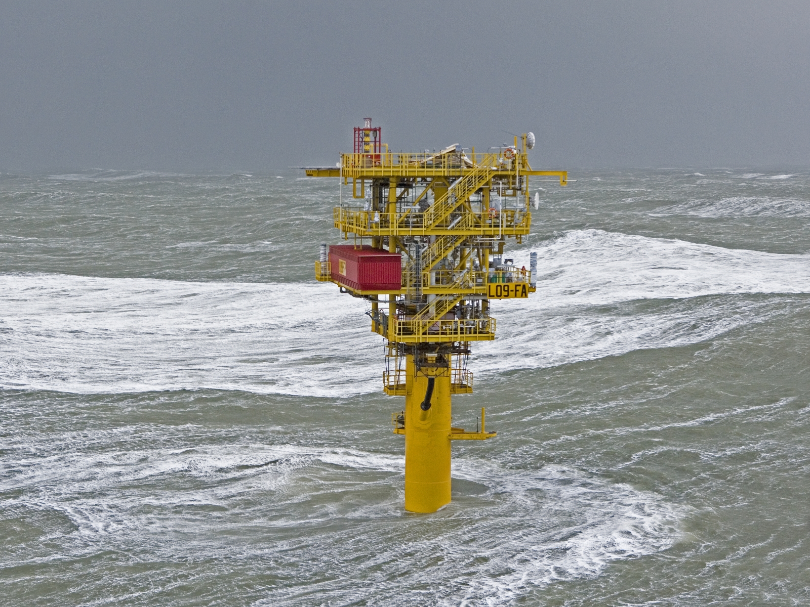 Unmanned North Sea monopile platform in operation - JB v Doesburg