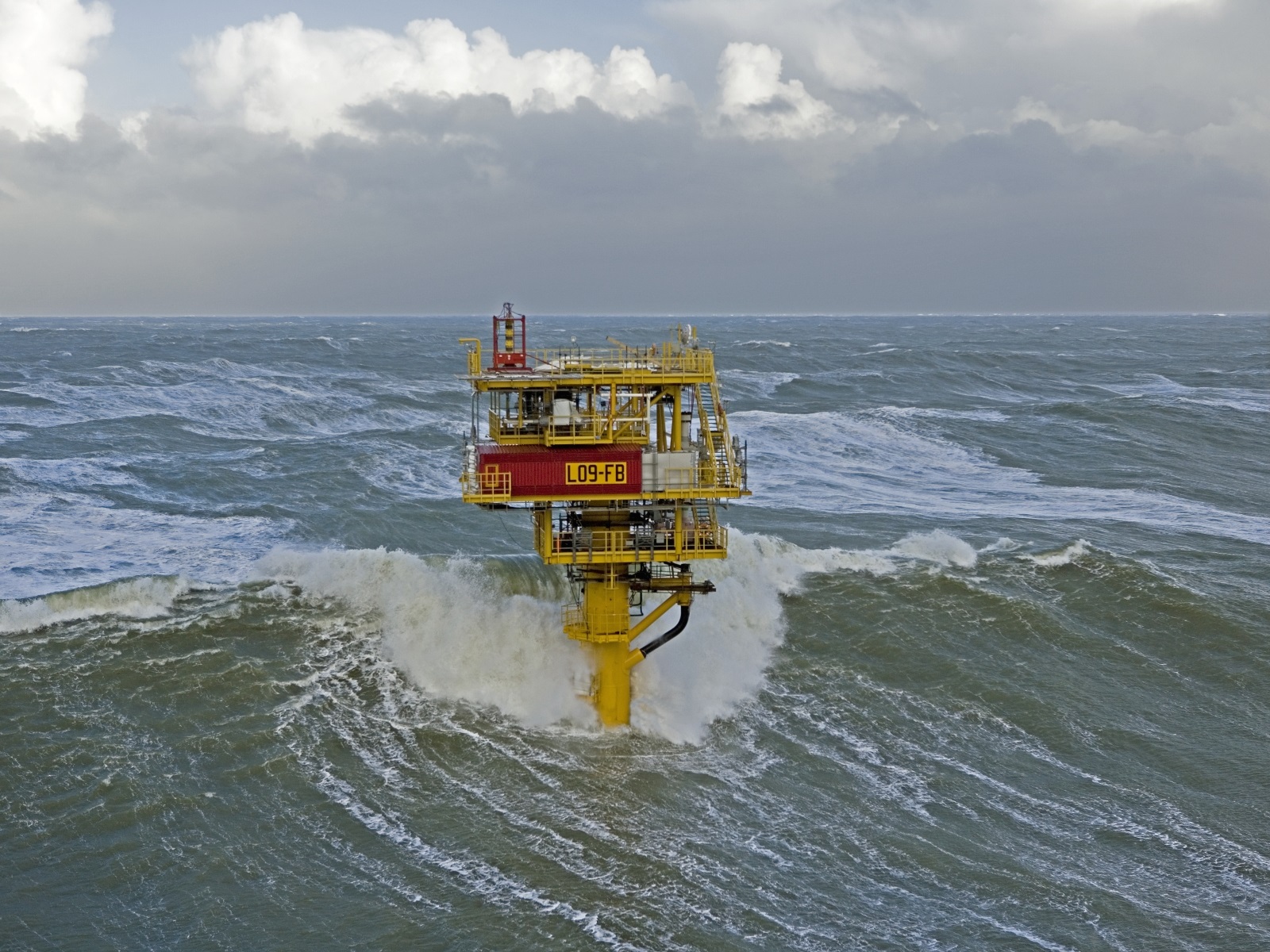 Unmanned North Sea monopile platform in operation - JB v Doesburg